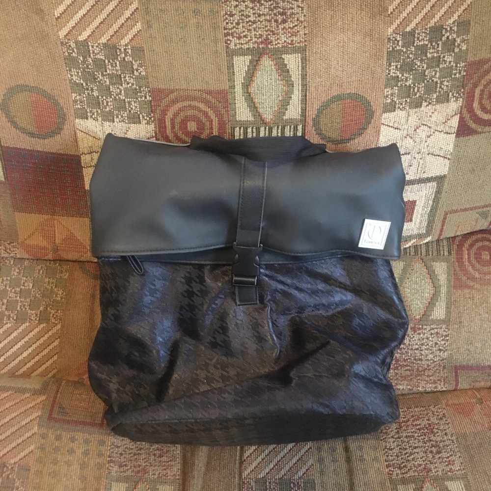 Tanger Exclusive Promo Purchase Black Faux Leather